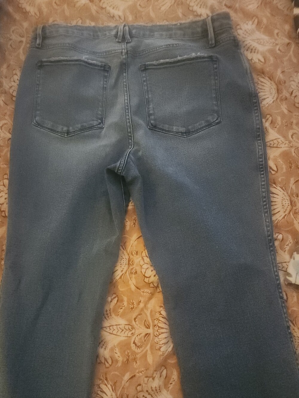 Good American Good Legs Straight Jeans With Raw Edges - Picture 6 of 6